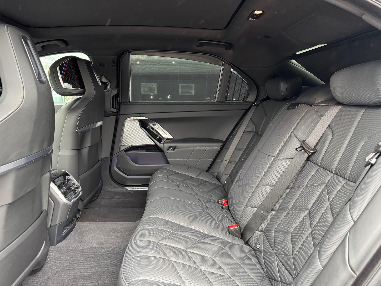 BMW 740d xDrive M-Sport Pro*PANO*B&W*360°KAM*STANDH*