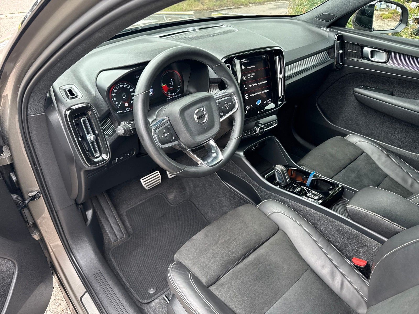 Volvo XC40 R Design Recharge 2WD;KAMERA; AHKSCHWENKBAR