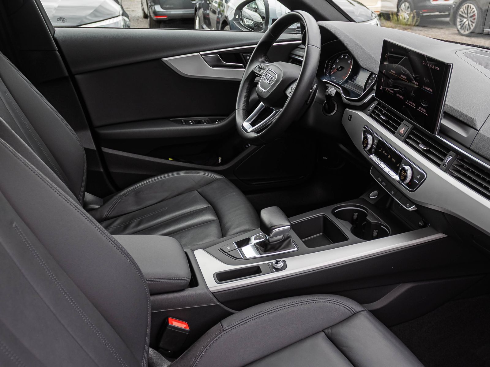 Audi A4 Avant 35TFSI Stronic - Samsaru's Car Outlet