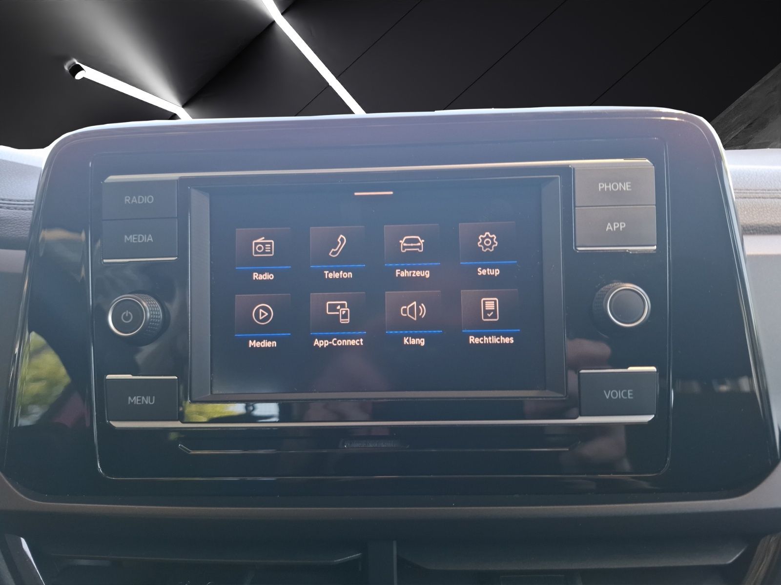 Volkswagen T-Roc TSI - Samsaru's Car Outlet