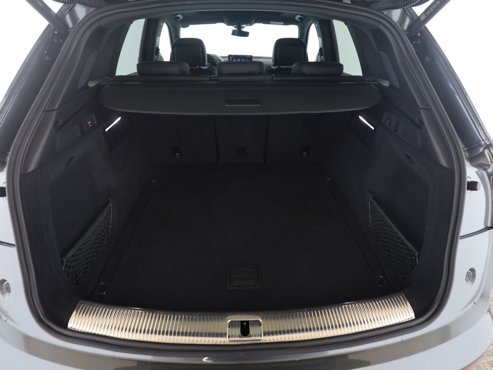 Audi Q5 40 TDI quattro S line Pano+AHK+Matrix+RFK+MMI
