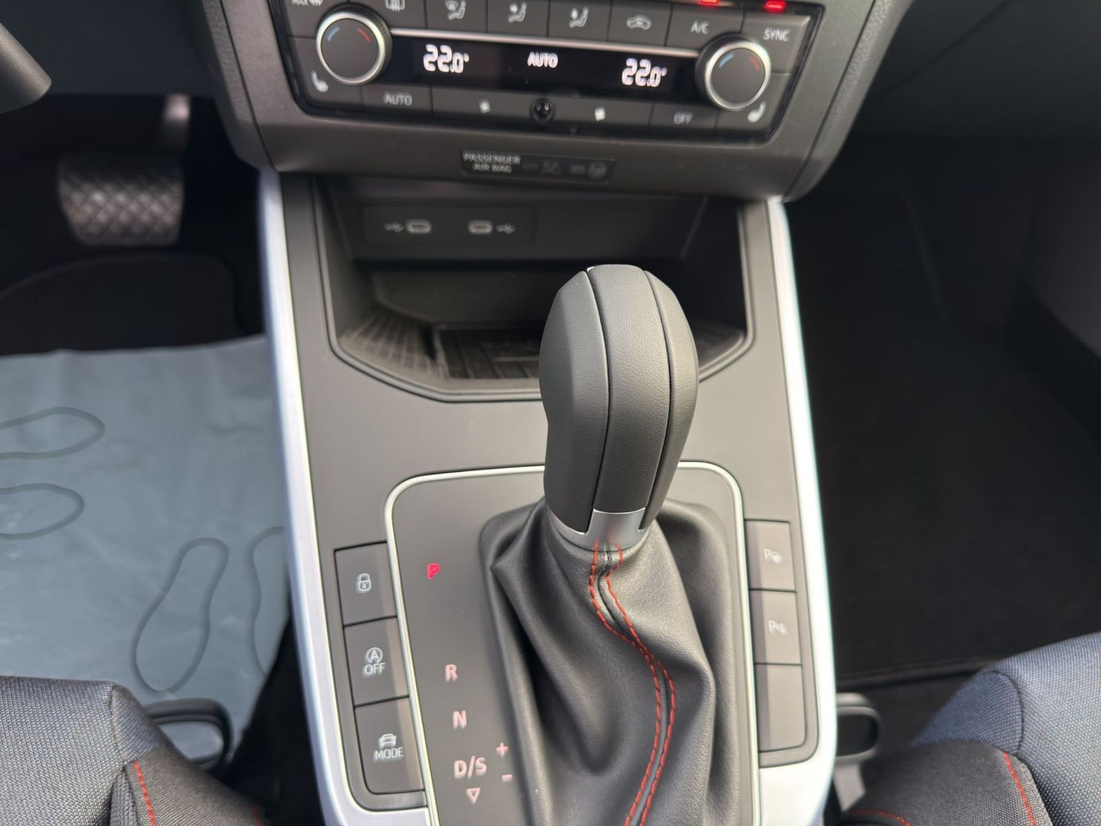 Seat Arona 1.5 TSI FR DSG +ACC+AHK+APP+Kamera+Navi