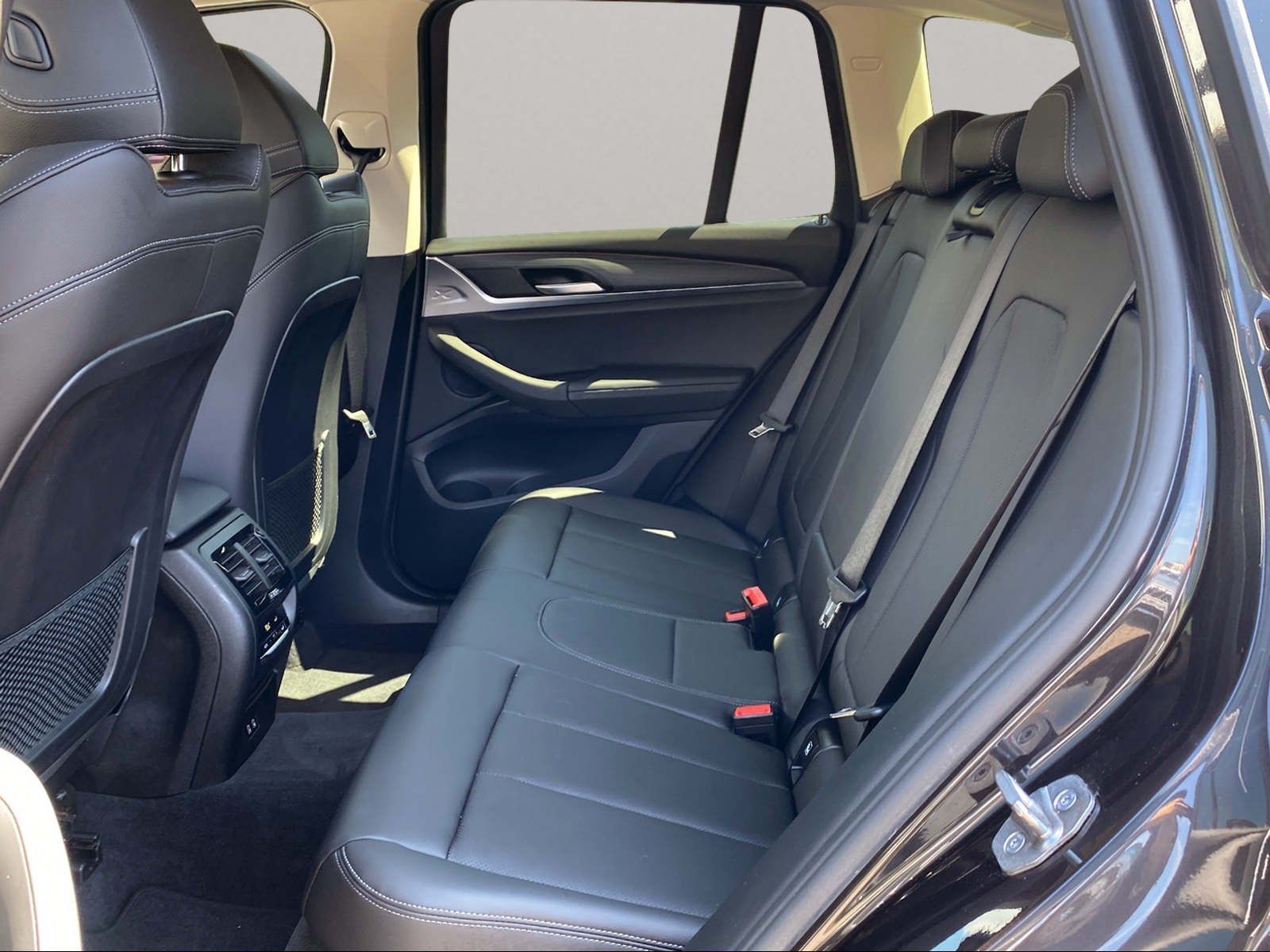 BMW X3 xDrive20i - Samsaru's Car Outlet