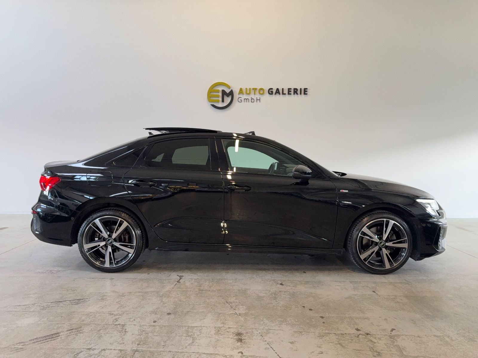 Audi A3 Limousine 35 TFSI S line Pano Kam ACC black