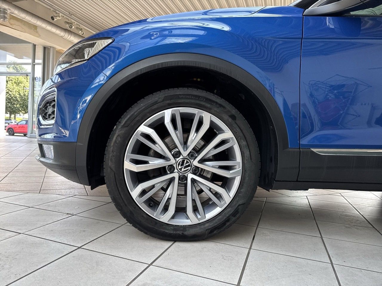 Volkswagen T-Roc 1.5 TSI Active - Samsaru's Car Outlet