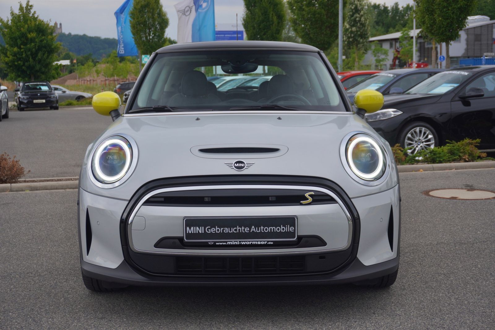 MINI Cooper SE Hatch - Samsaru's Car Outlet