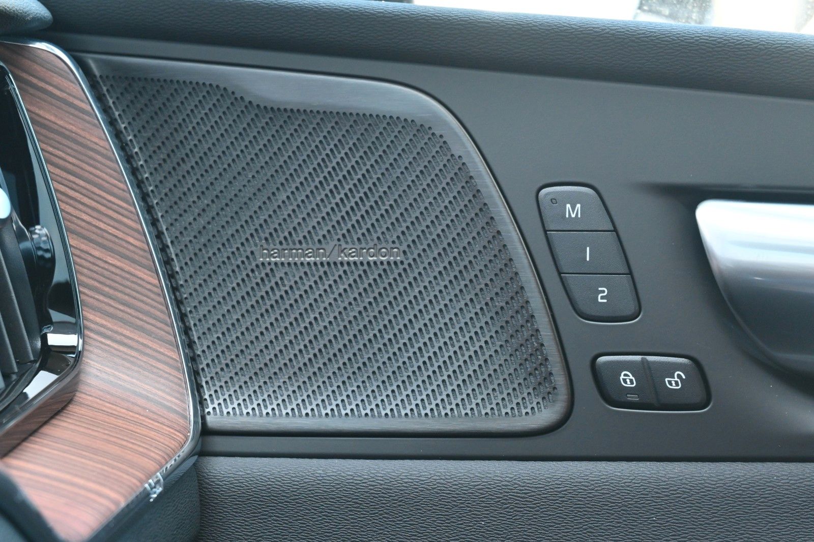 Volvo XC60 T6 AWD RC Plus Bright*PANO*360*Luft*H&K*ACC