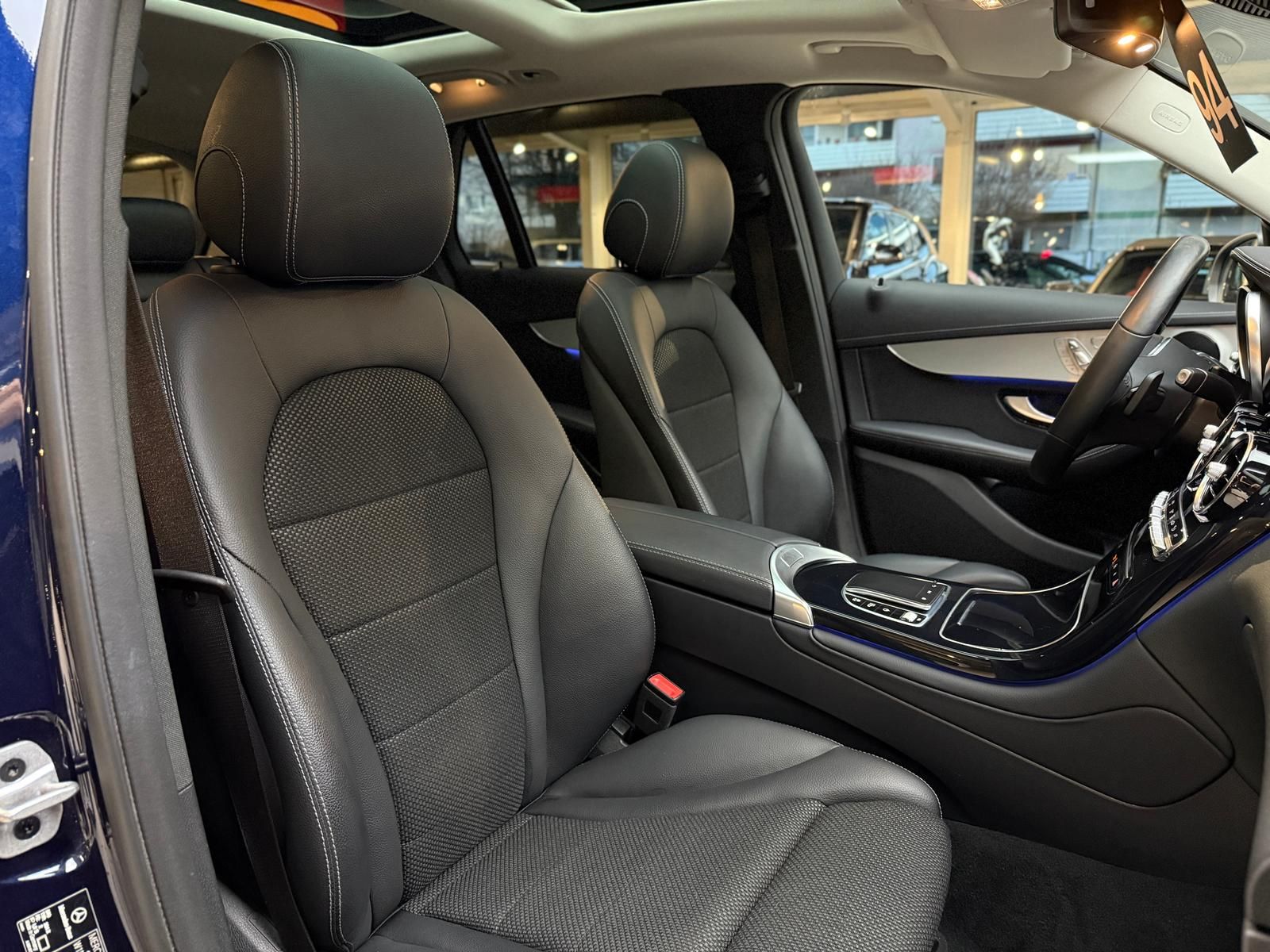 Mercedes-Benz GLC 300 e 4Matic*Panorama*360°*AHK*KeylessGO