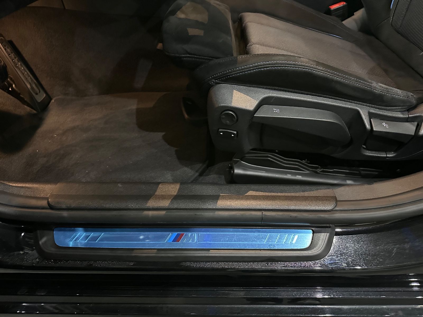 BMW 320 d M Sport /ACC /360°KAMERA / HEAD-UP /1.HAND