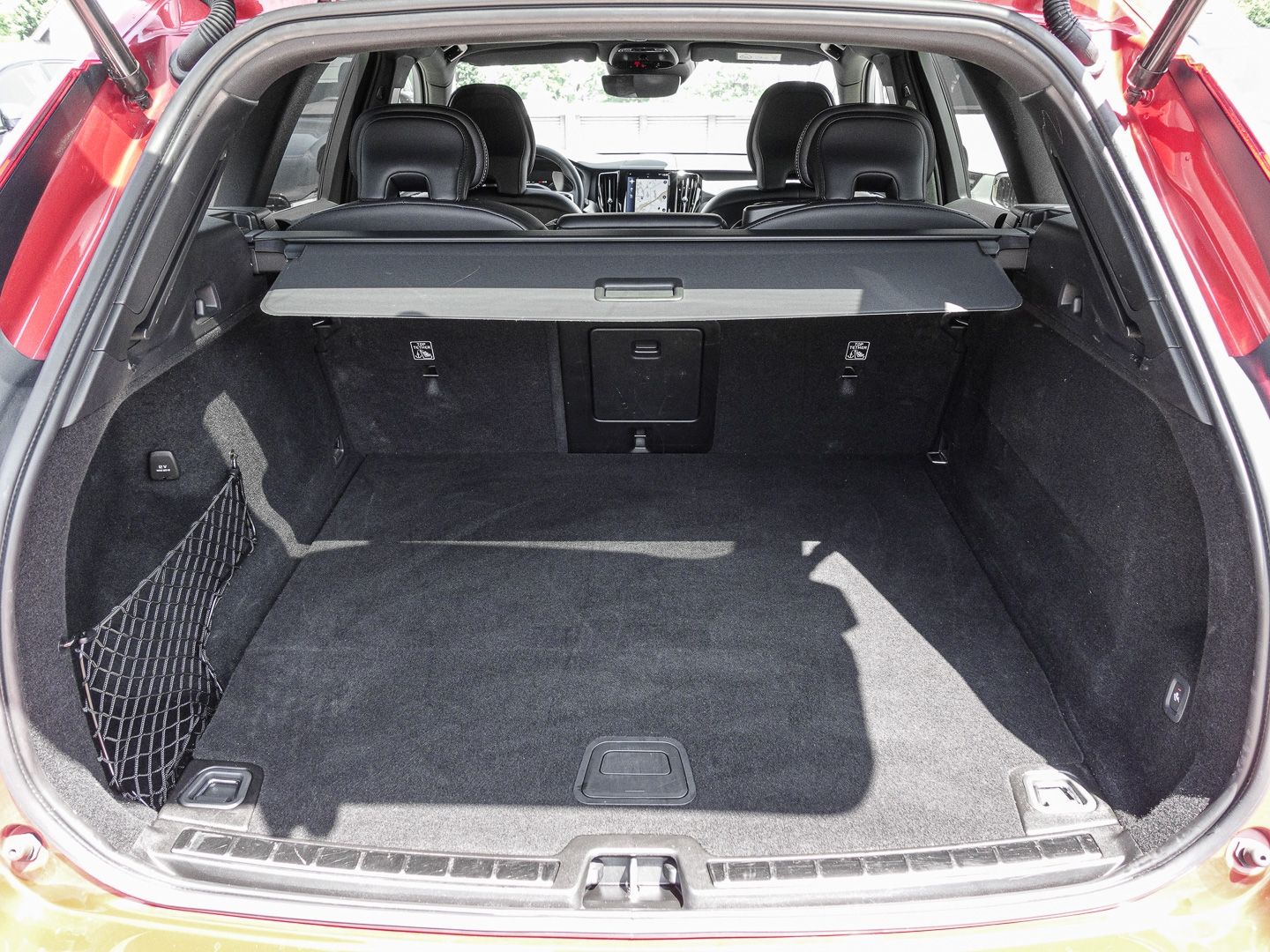 Volvo XC60 R Design Recharge Plug-In Hybrid AWD T8 Twi