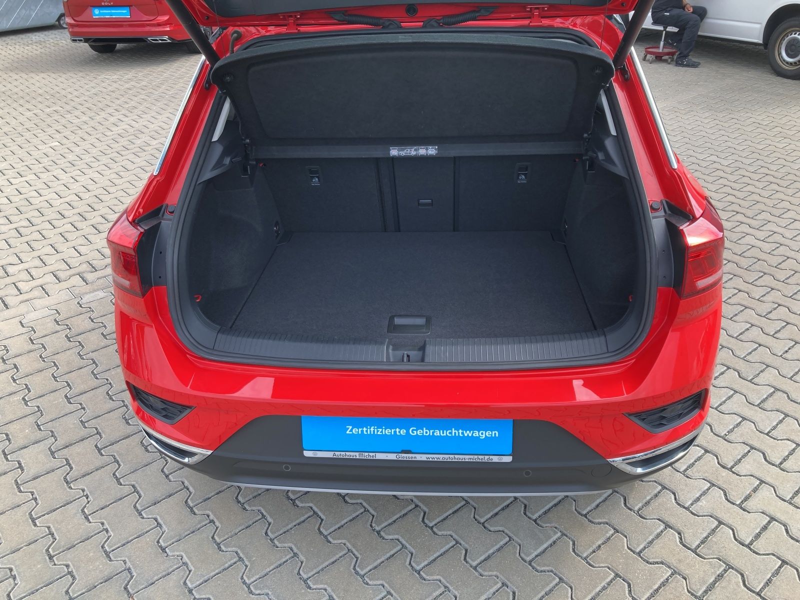 Volkswagen T-Roc TSI DSG Active - Samsaru's Car Outlet