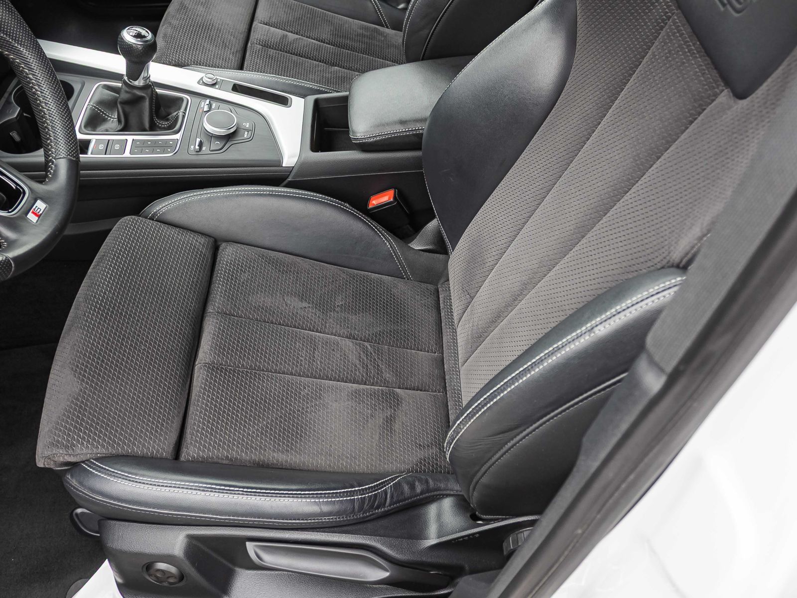 Audi A4 Avant S line 35TFSI - Samsaru's Car Outlet