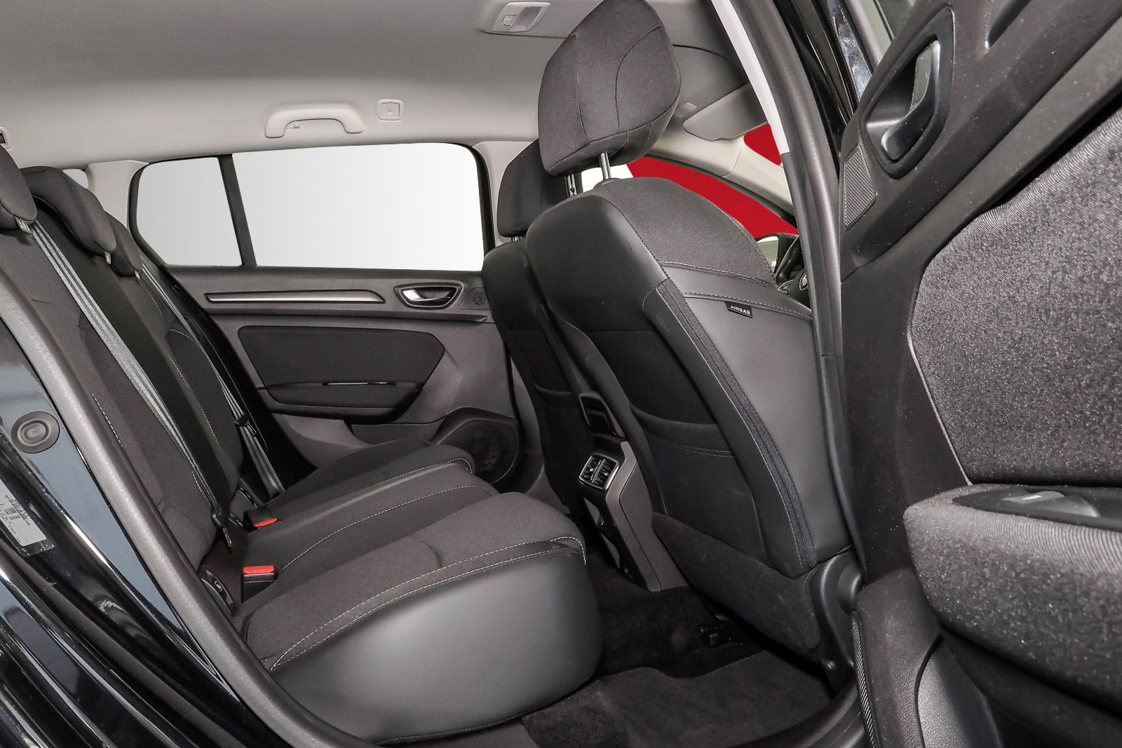 Renault Megane IV Grandtour Business Edition - Samsaru's Car Outlet