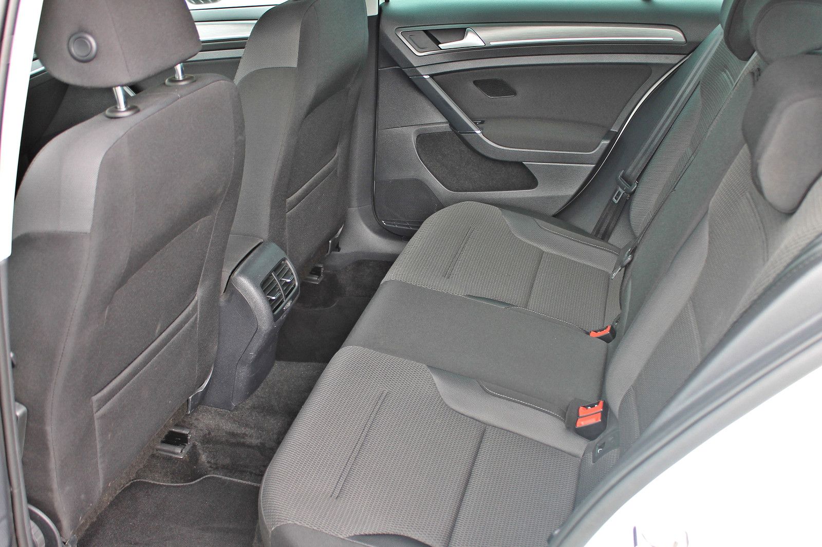 Volkswagen e-Golf 100KW - Samsaru's Car Outlet