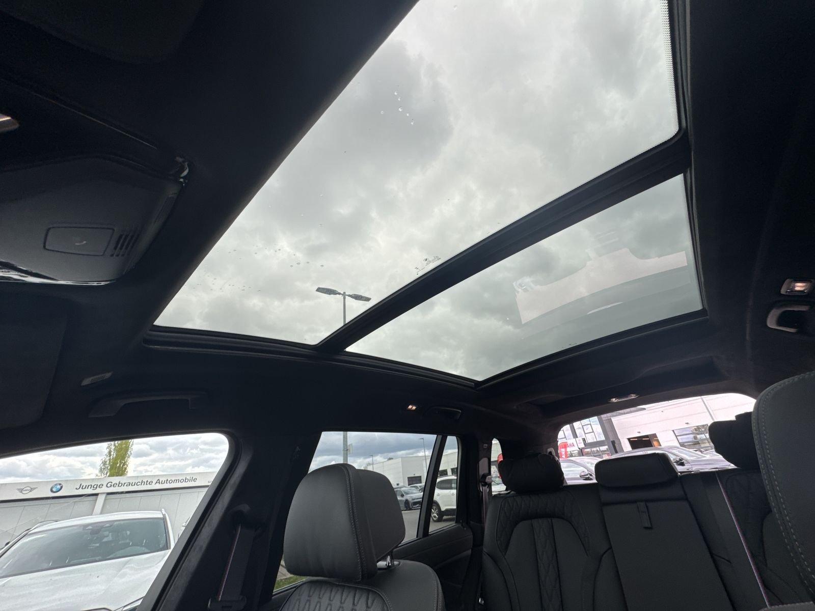 BMW X7 xDrive40d 22 Zoll*M Sport Pro*AHK*Iconic*Stan