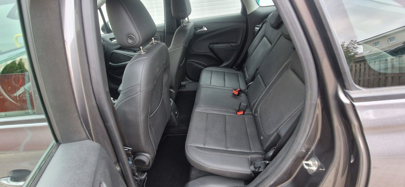 Opel Crossland Elegance Diesel - Samsaru's Car Outlet