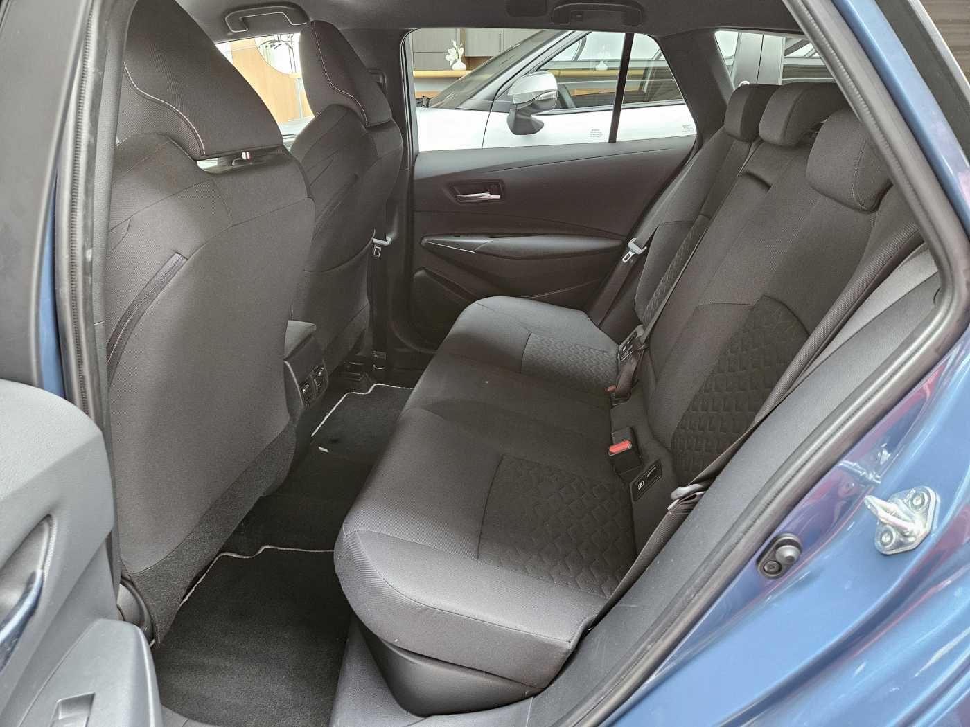 Toyota Corolla Touring Sports 1.8 Hybrid - Samsaru's Car Outlet