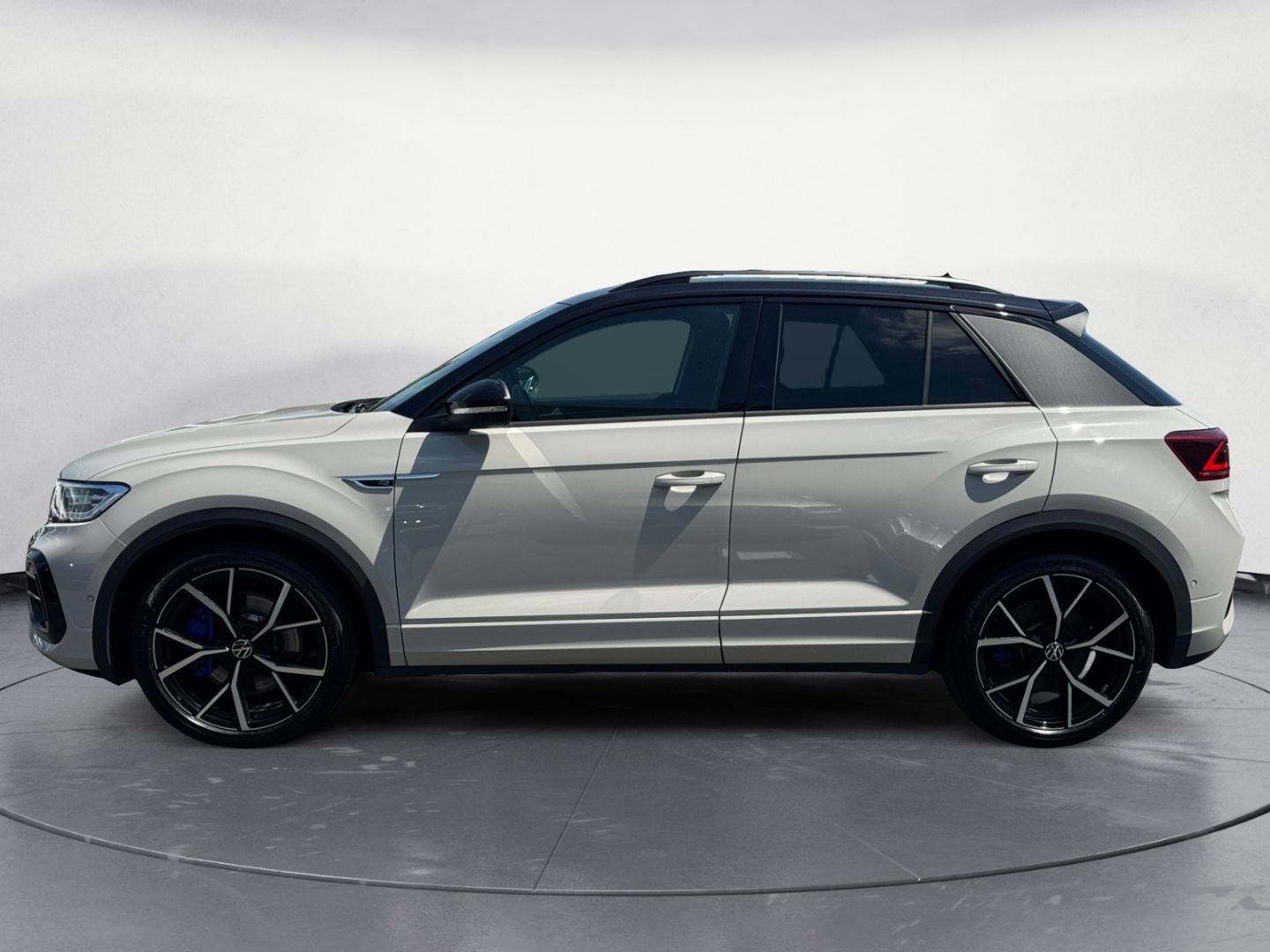 Volkswagen T-Roc R 2.0 TSI 4M - Samsaru's Car Outlet