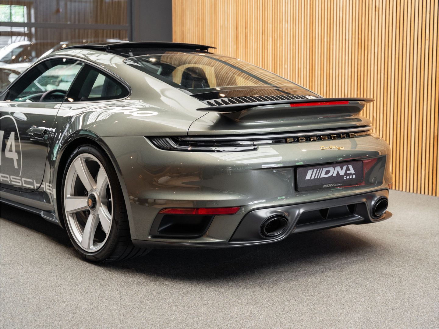 Porsche 992 992 Turbo 50 Years 1/1974 Burmester Leder 91
