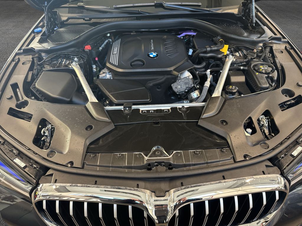 BMW 520d Touring Aut. Head-Up Laser Pano HiFi
