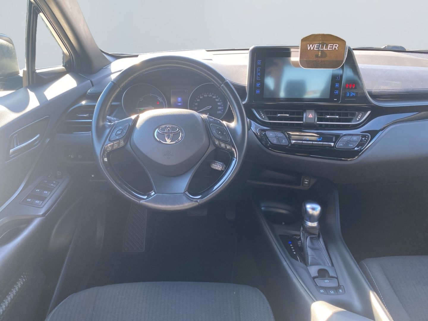 Toyota C-HR 1.8 Hybrid Flow - Samsaru's Car Outlet