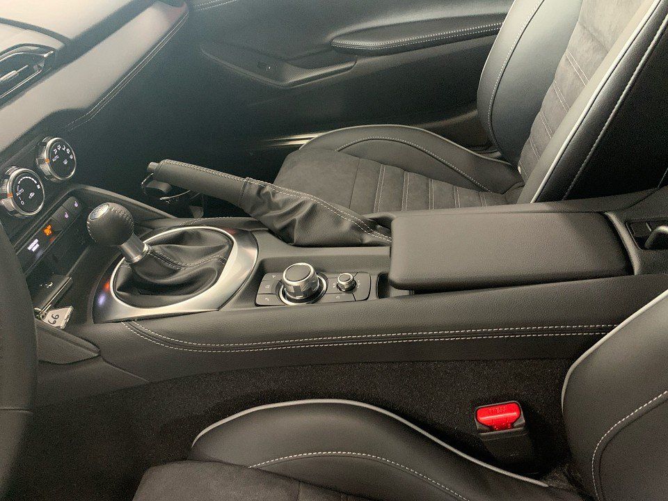 Mazda MX-5 2ST 1.5L SKYACTIV-G 132 6MT RWD Homura MX-5