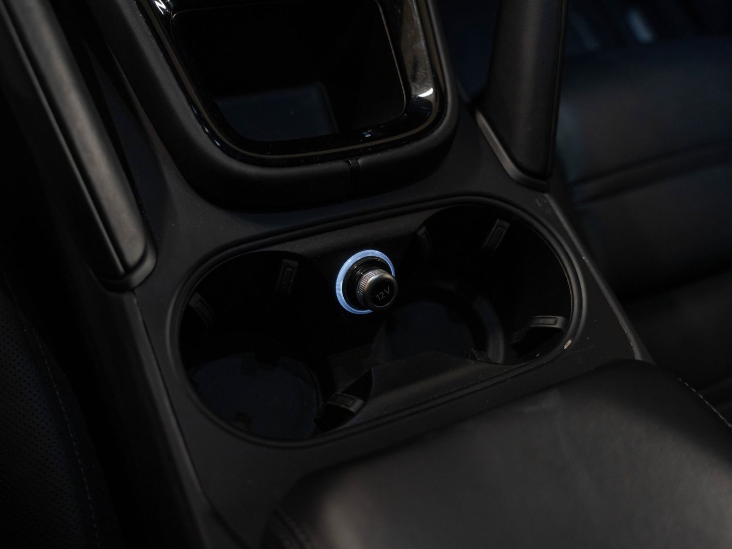 Porsche Cayenne E-Hybrid Beifahrerdisplay Massagesitze