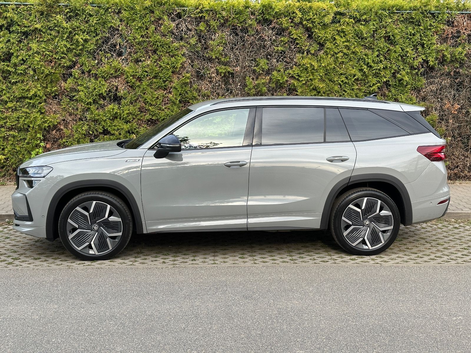 Skoda Sportline 193PS 4x4 STHZ DCC+ 360° KAMERA AHK