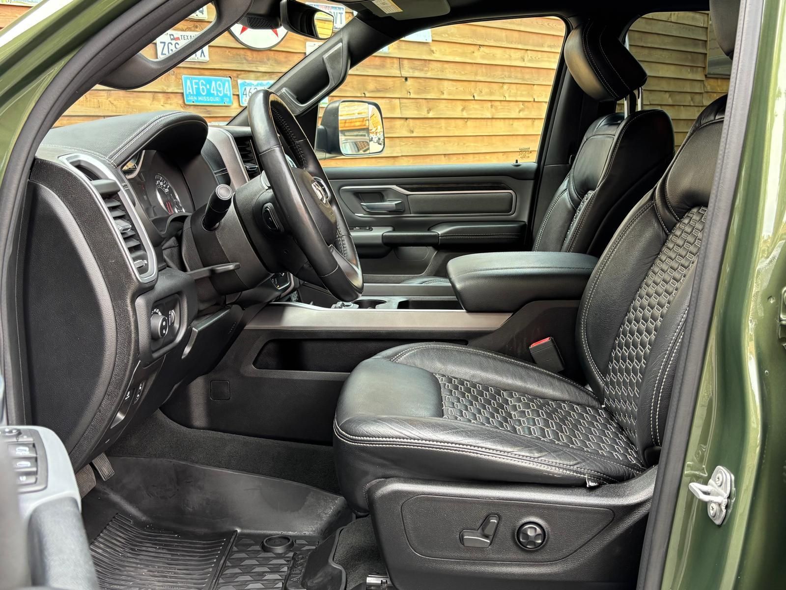 Dodge RAM 1500 5,7L BigHorn Crew Cab LED AHK 4x4