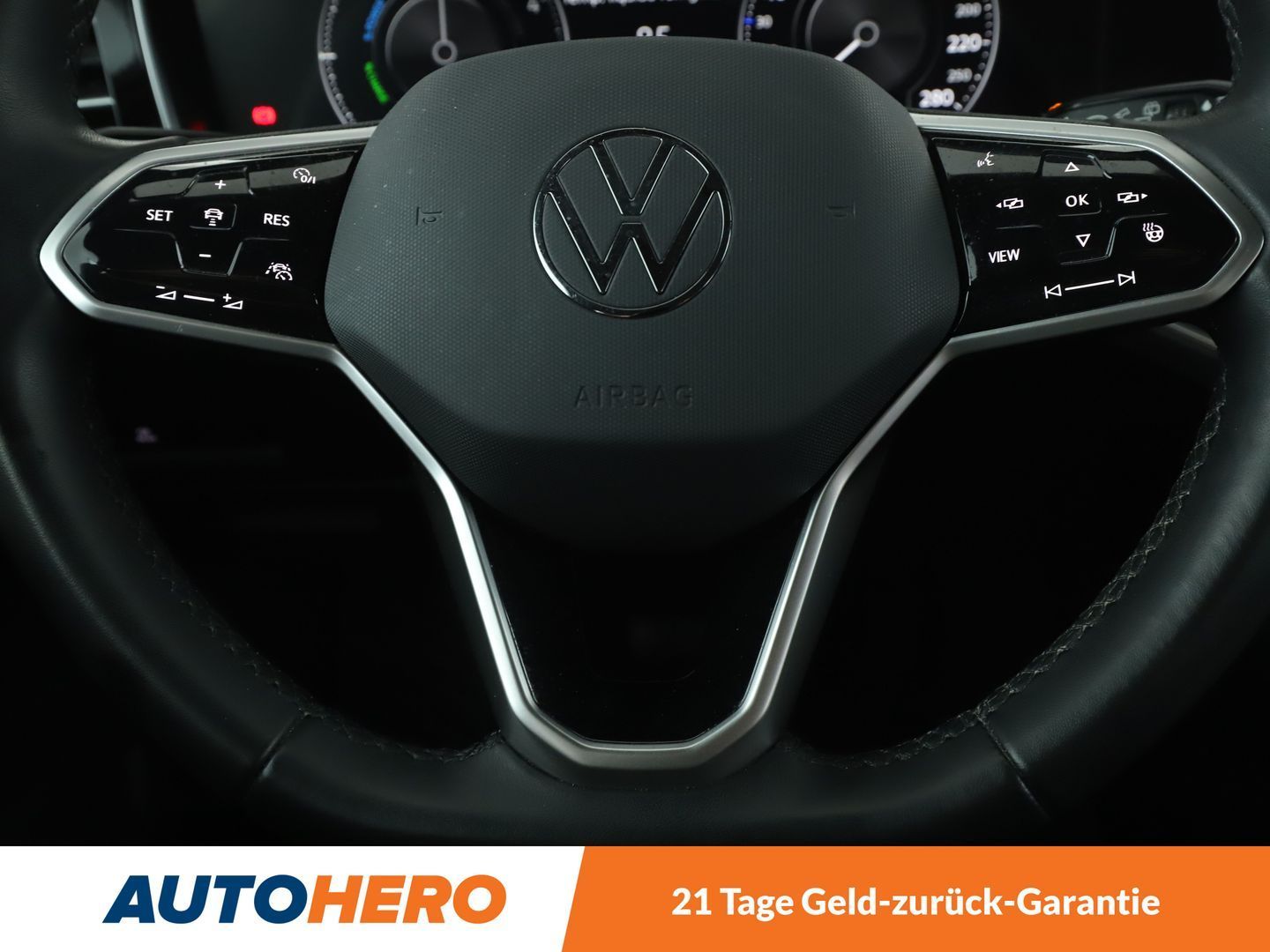 Volkswagen Touareg 3.0 eHybrid Elegance 4Motion - Samsaru's Car Outlet