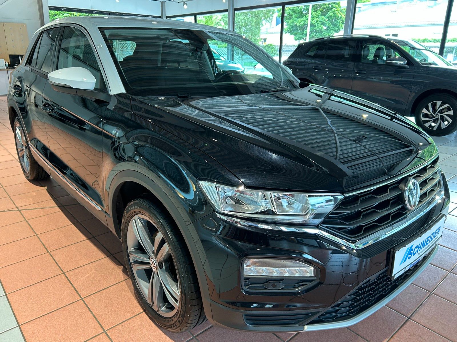 Volkswagen T-ROC 1.5 TSI United - Samsaru's Car Outlet
