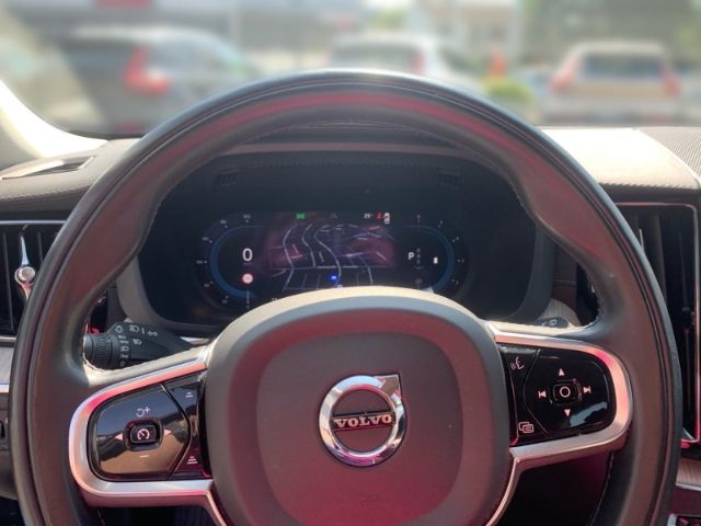 Volvo XC60 B4 AWD Inscription Abstandstempomat AHK Goo