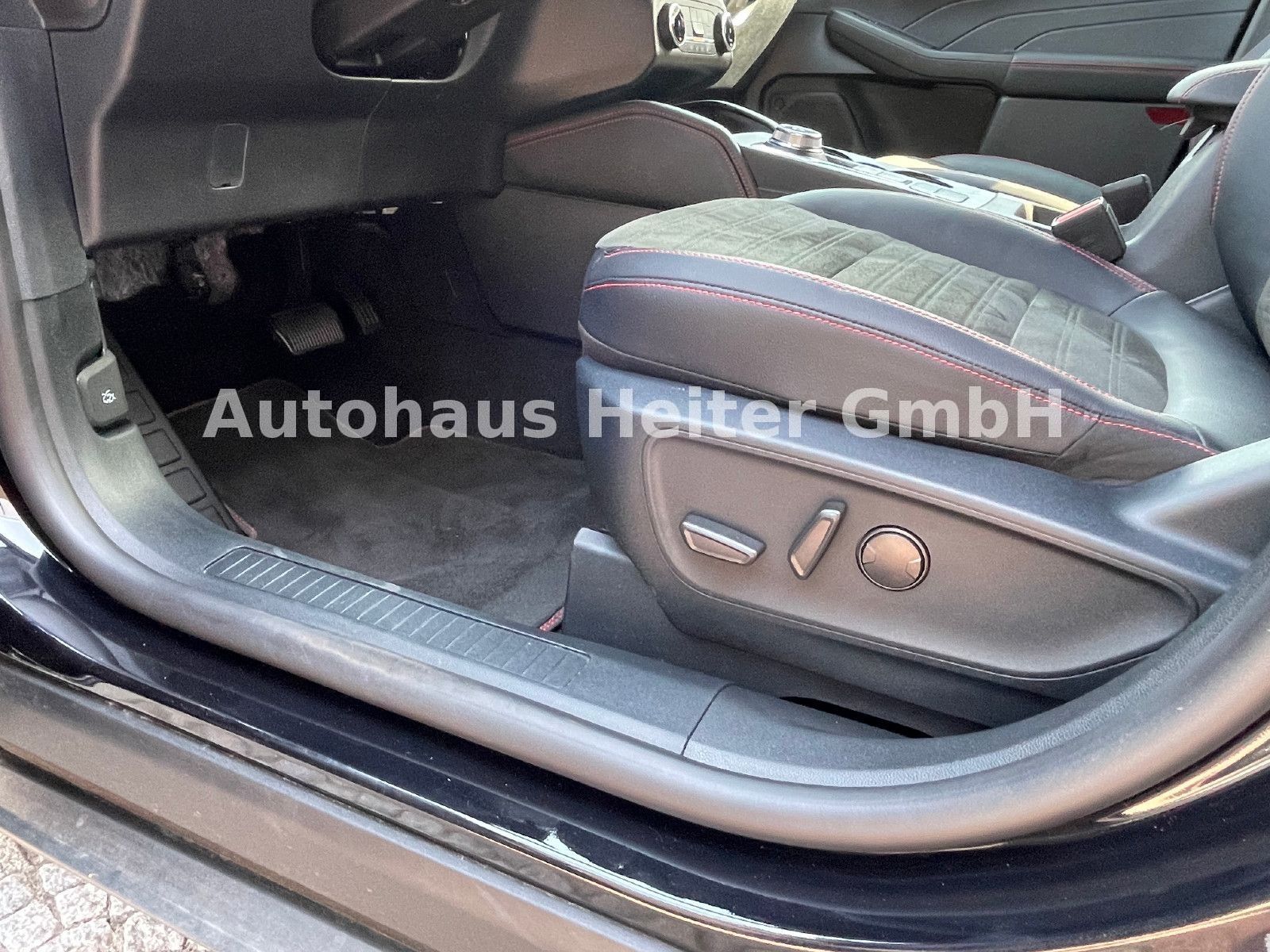 Ford Kuga PHEV ST-Line X - Samsaru's Car Outlet