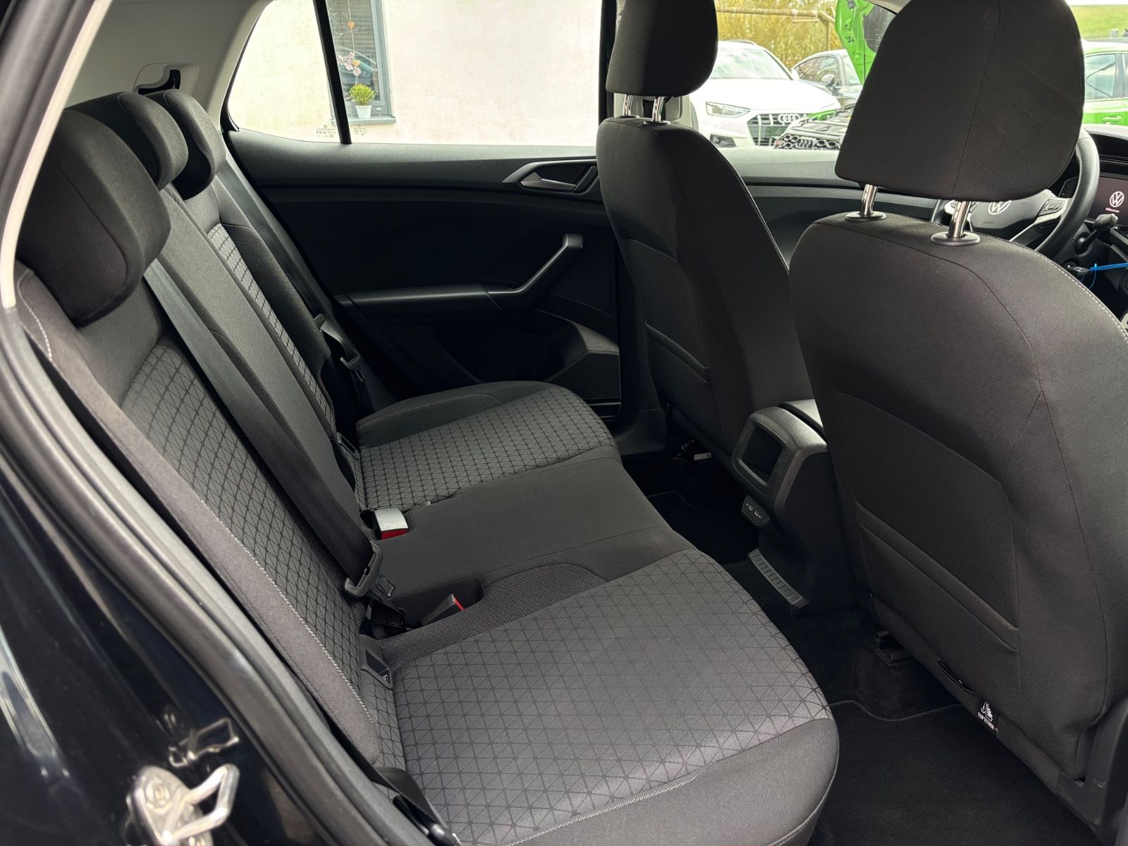 Volkswagen T-Cross Life - Samsaru's Car Outlet