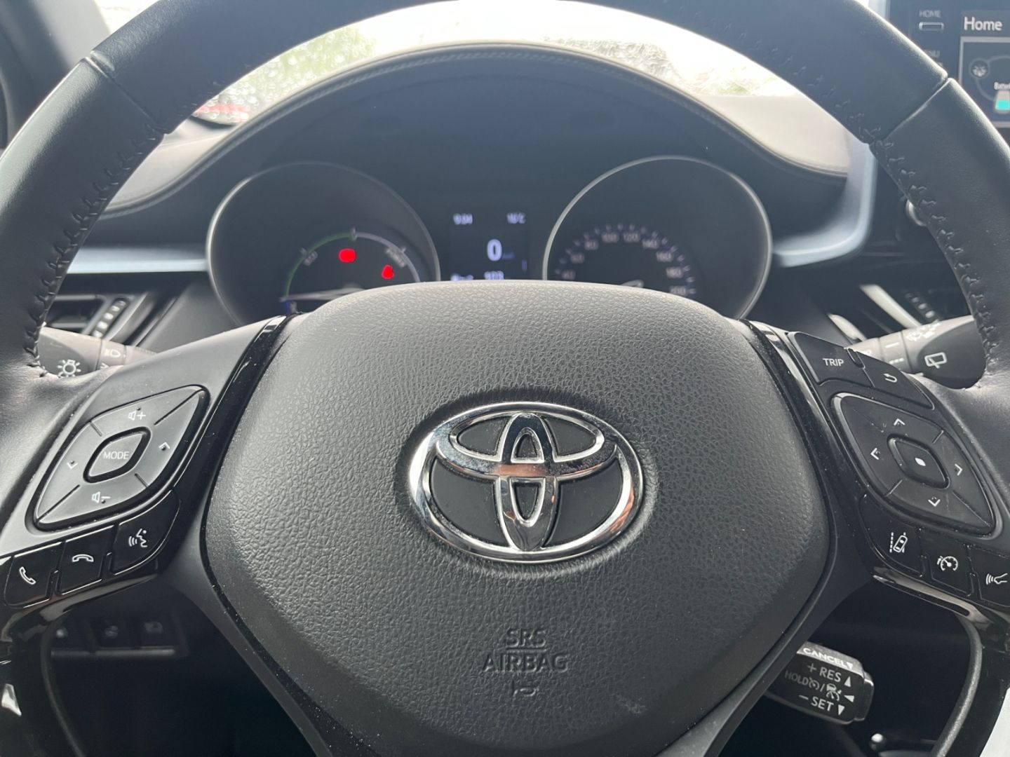 Toyota C-HR 2.0 Hybrid Team - Samsaru's Car Outlet