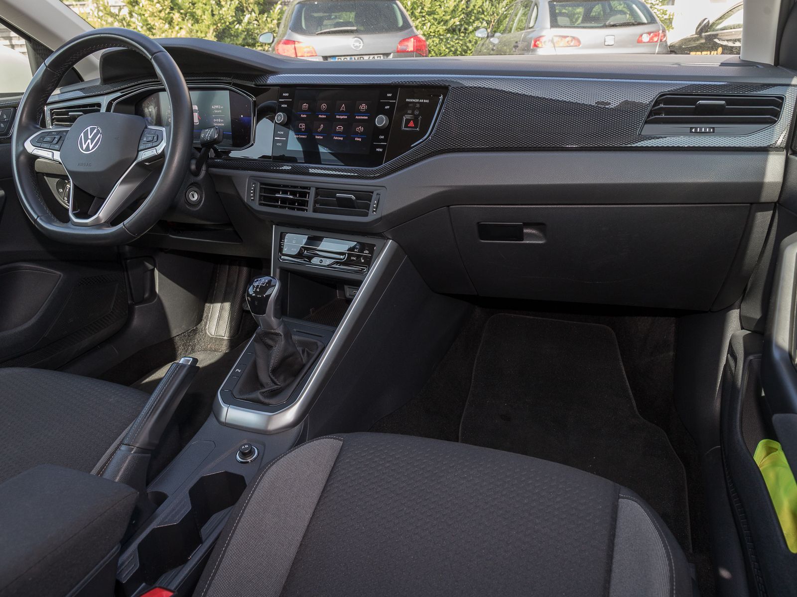 Volkswagen Taigo 1.0 TSI LIFE - Samsaru's Car Outlet