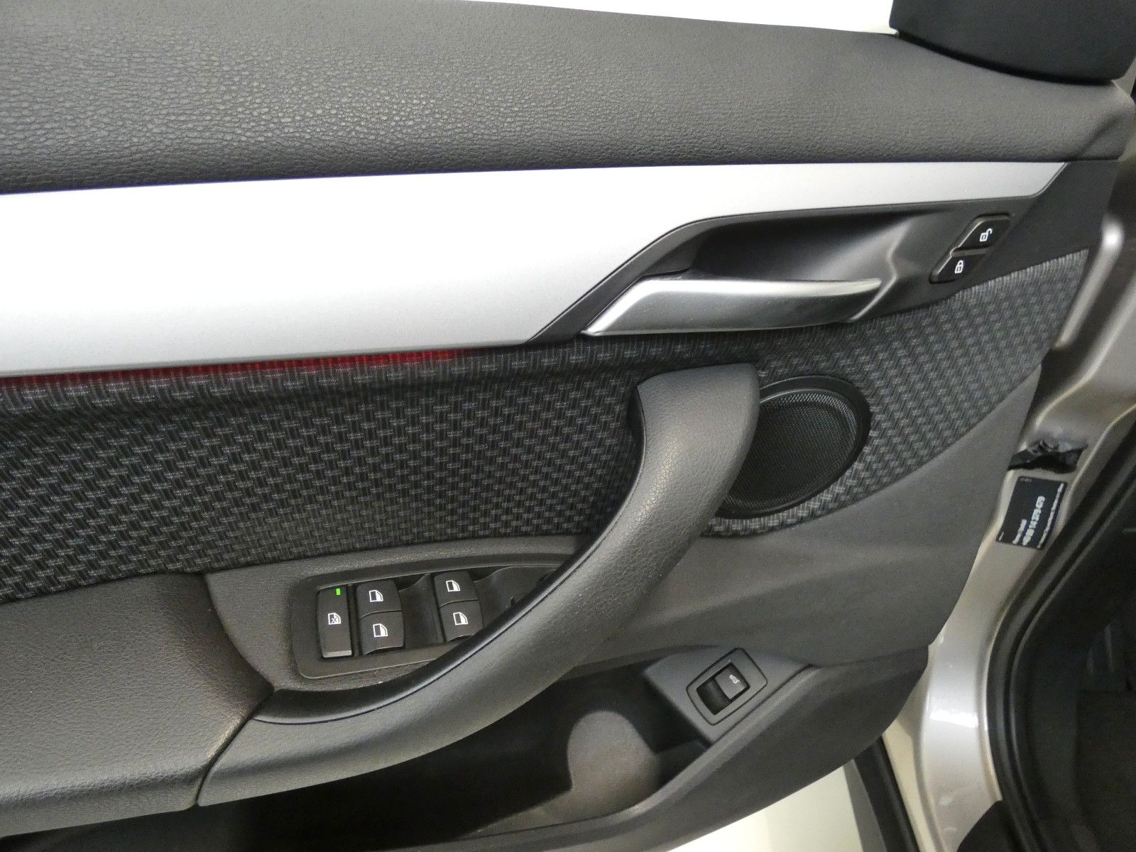 BMW X1 xDrive 25 d Advantage - Samsaru's Car Outlet
