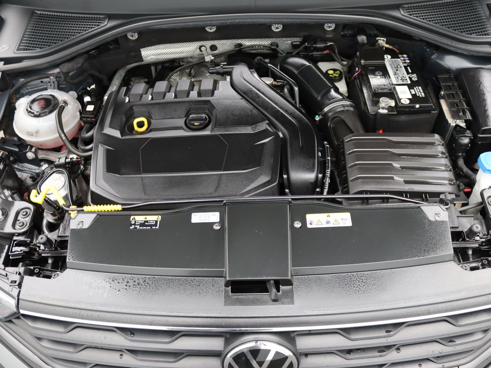 Volkswagen T-Roc 1.5 TSI DSG - Samsaru's Car Outlet