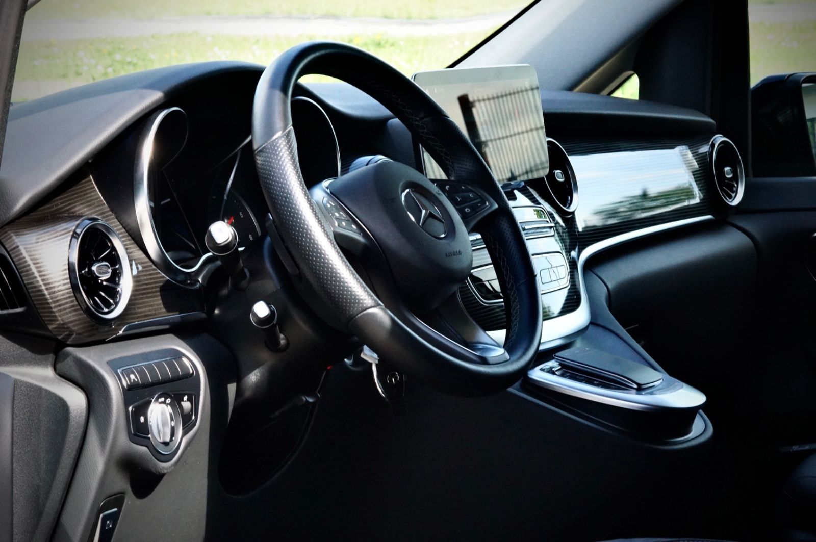 Mercedes-Benz V 300 EDITION - Samsaru's Car Outlet