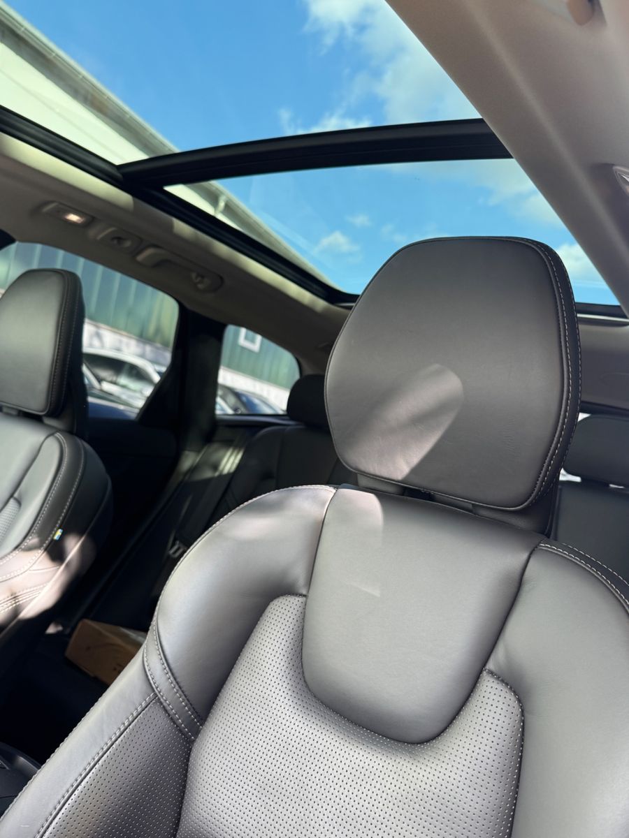 Volvo XC60 B4 PLUS DARK +PANO+GOOGLE+AHK+STANDHZG+1.HD