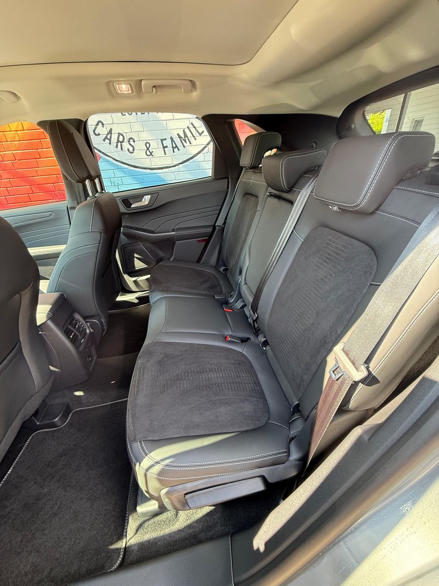 Ford Kuga Plug-In Hybrid Active X - Samsaru's Car Outlet