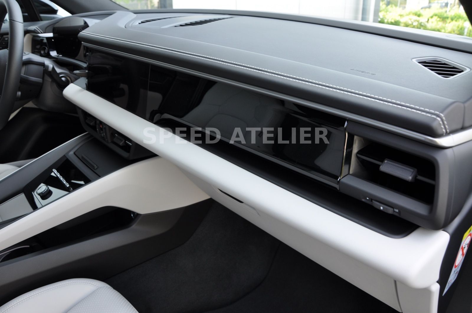 Porsche Macan 4 - Samsaru's Car Outlet