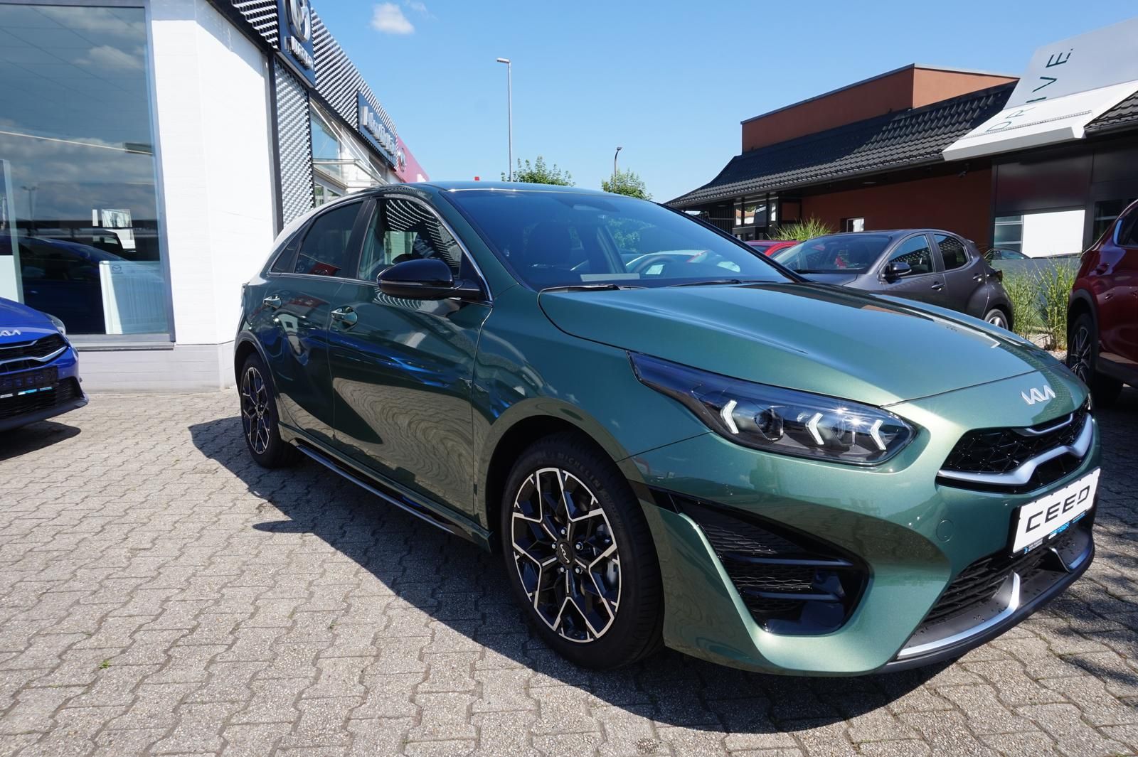 Kia Ceed 1.5 TGDI GT-LINE - Samsaru's Car Outlet