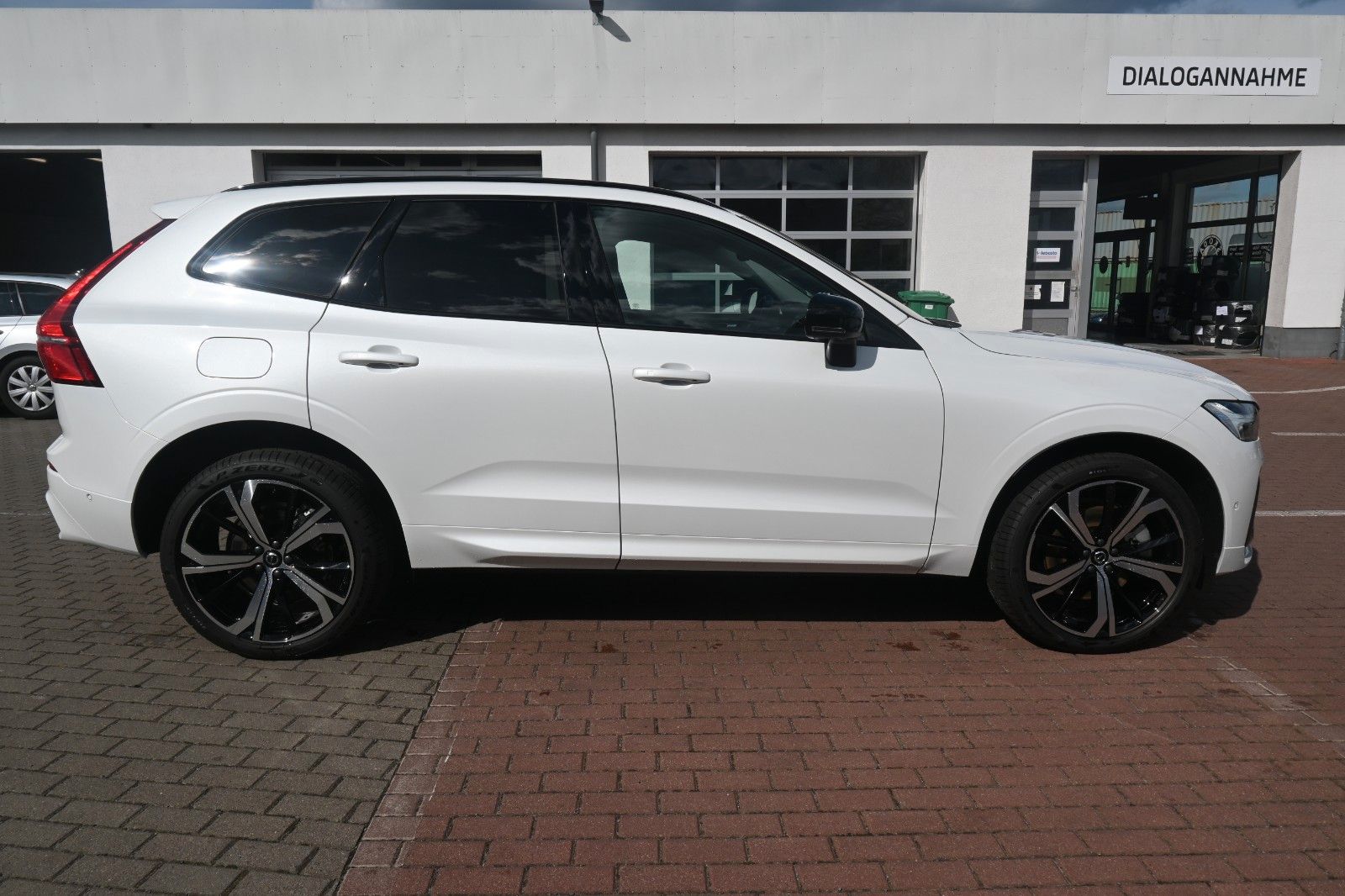 Volvo XC60 B4 D AWD Ultimate Dark*STDHZG*360°*LUFT*ACC