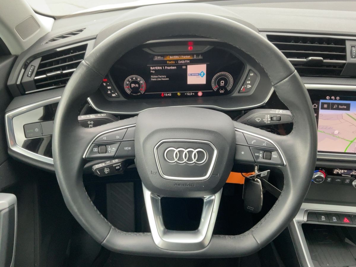 Audi Q3 40 TFSI QU S-TR S-LINE - Samsaru's Car Outlet