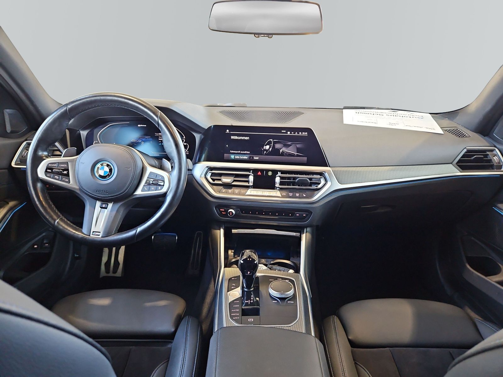 BMW 330e xDrive Touring M Sportpaket - Samsaru's Car Outlet
