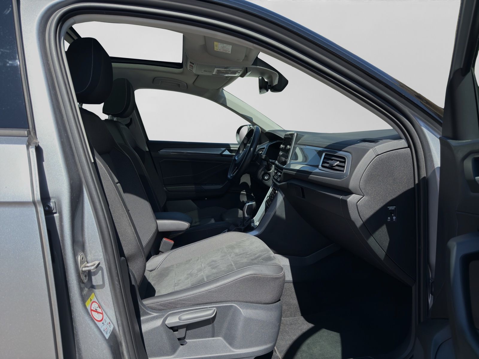 Volkswagen T-Roc 2.0 TDI DSG STYLE - Samsaru's Car Outlet