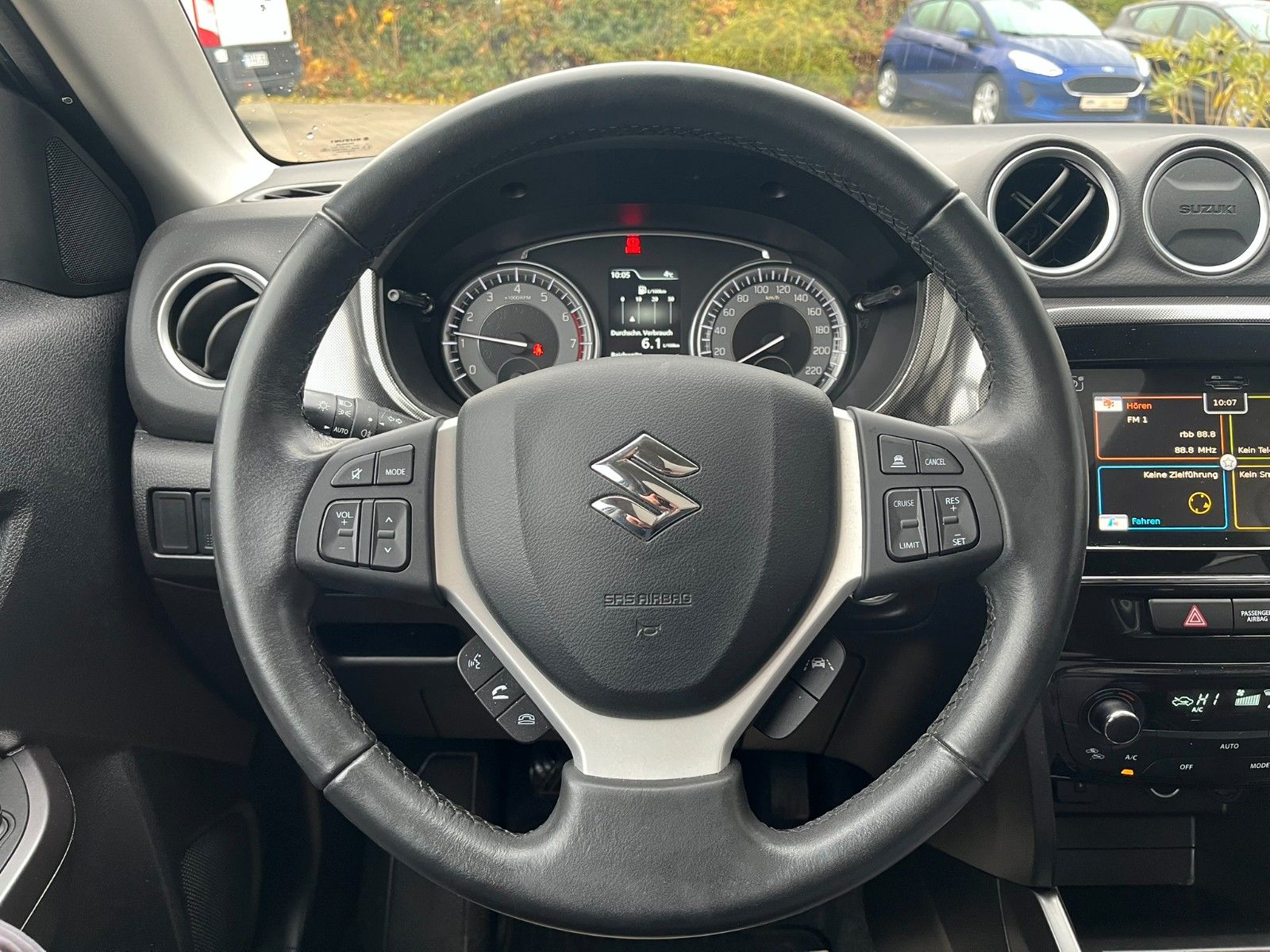 Suzuki Vitara 1.4 Comfort+ - Samsaru's Car Outlet