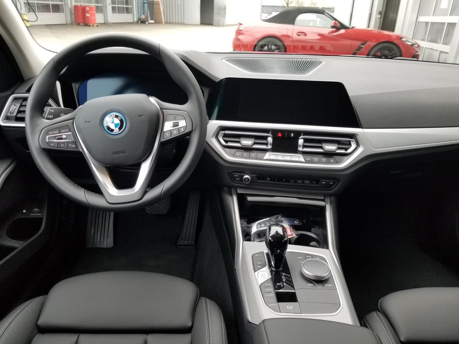 BMW 330e xDrive Touring Advantage - Samsaru's Car Outlet