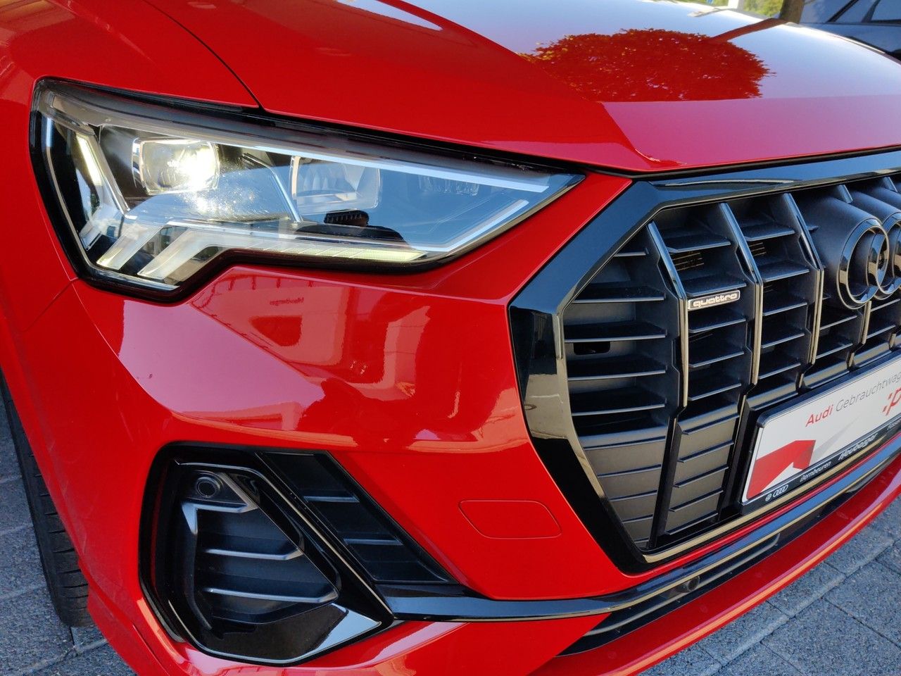 Audi Q3 40 TFSI quattro S tronic S line - Samsaru's Car Outlet